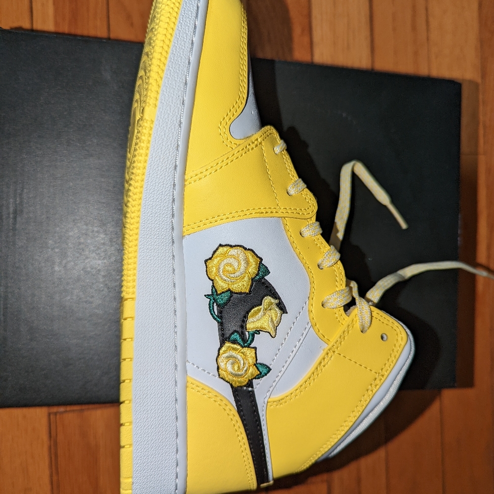 Nike Air Jordan 1 Dynamic Yellow